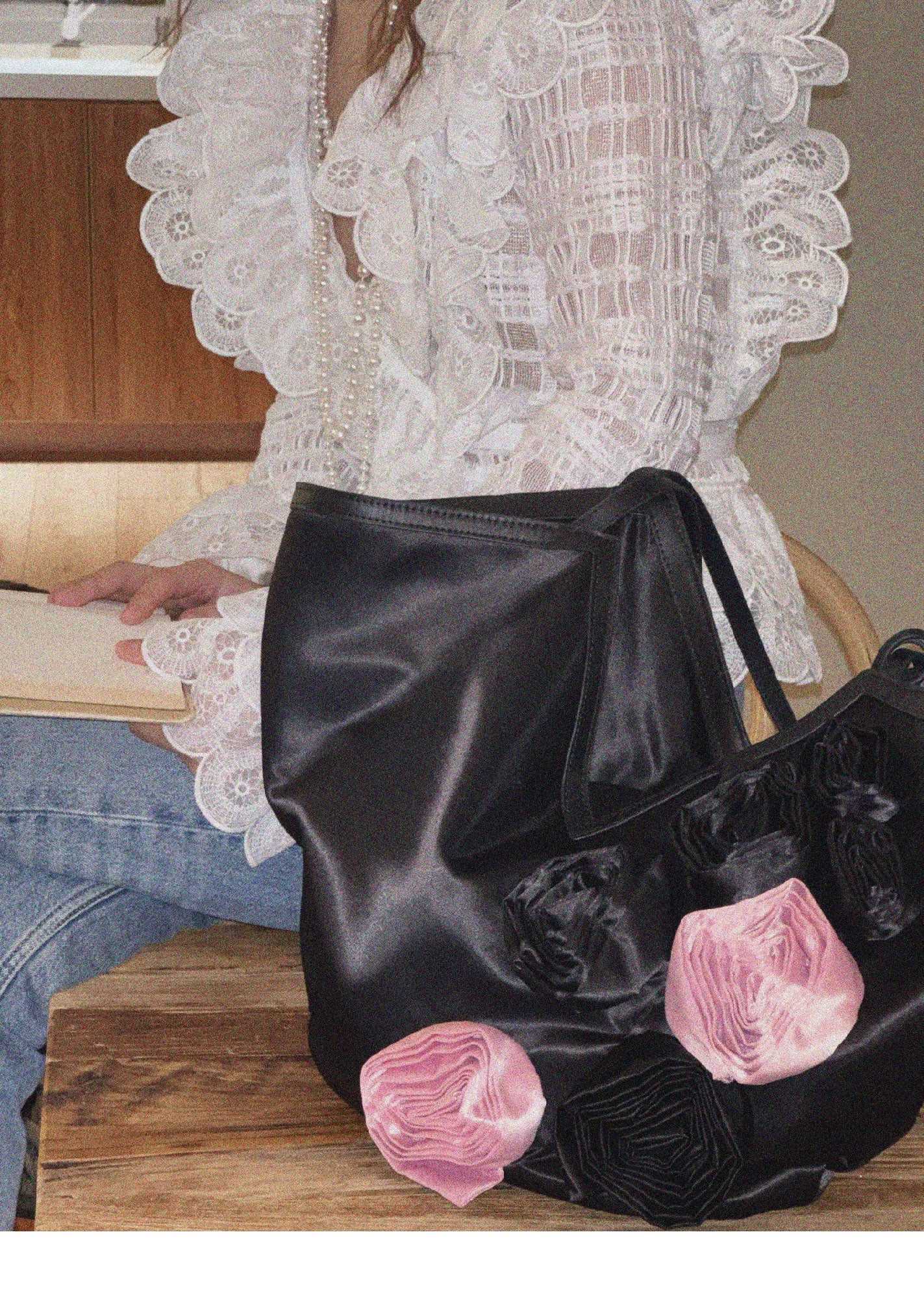 Blossom Black V tote bag